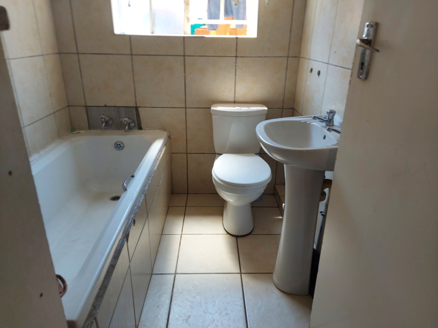 2 Bedroom Property for Sale in Rustenburg Central North West